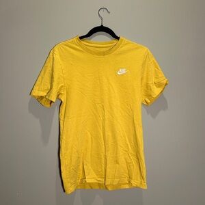 NIKE BUNDLE! MENS NIKE SHIRTS, MENS NIKE SWEATSHIRTS, MENS NIKE CREWNECKS SIZE S